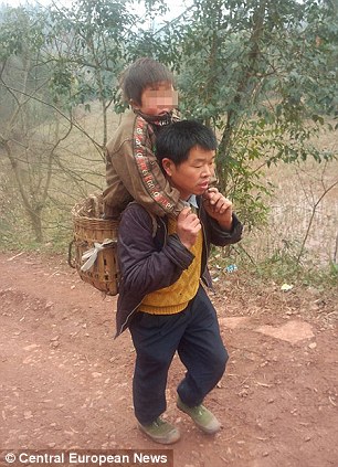 Chinese dad carries disabled son 18 miles to school every day
